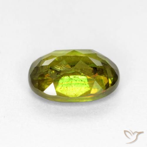 esfena Verde terroso cálido natural de 0.70 ct, Ovalada, VS-SI
