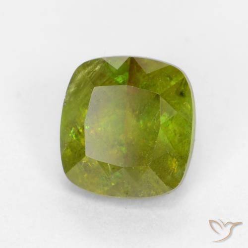 esfena Verde terroso cálido natural de 0.68 ct, Forma Cojín, SI