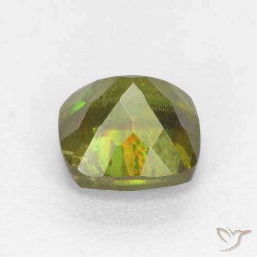 esfena Verde terroso cálido natural de 0.68 ct, Forma Cojín, SI