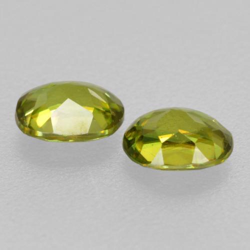 Gemas de Esfena Verde medio natural de 0.40 ct, Corte Óvalo, VS-SI