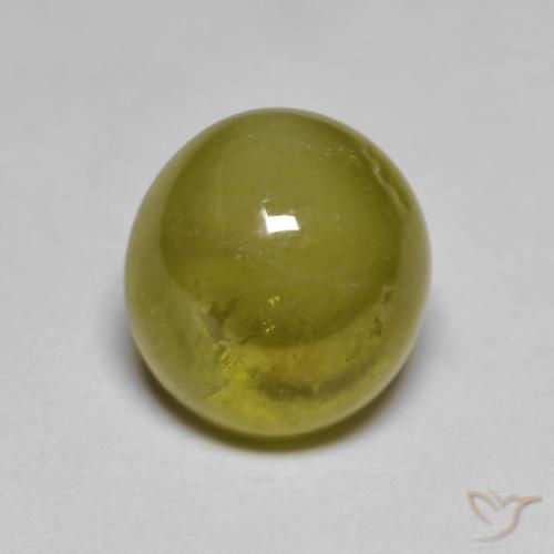 esfena Verde amarillento natural de 2.93 ct, Ovalada, Translúcido