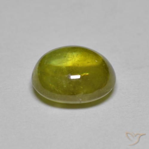 Esfena verde natural de 2,40 ct, corte óvalo, transparente