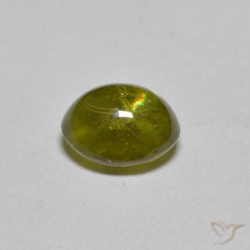 esfena Verde amarillento natural de 1.39 ct, Ovalada, Transparente