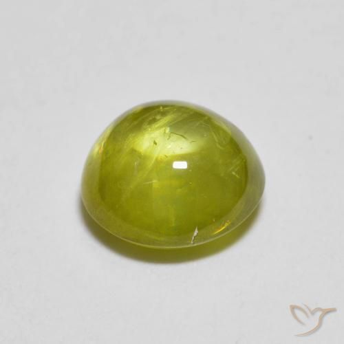 esfena Verde bosque cálido natural de 1.33 ct, Ovalada, Transparente