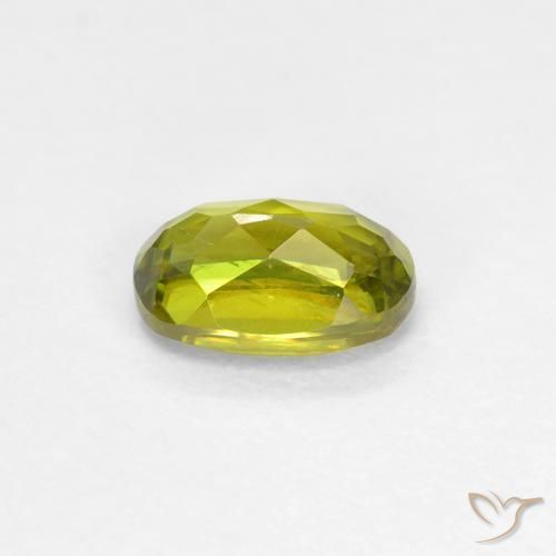 esfena Verde bosque cálido natural de 0.56 ct, Ovalada, VS