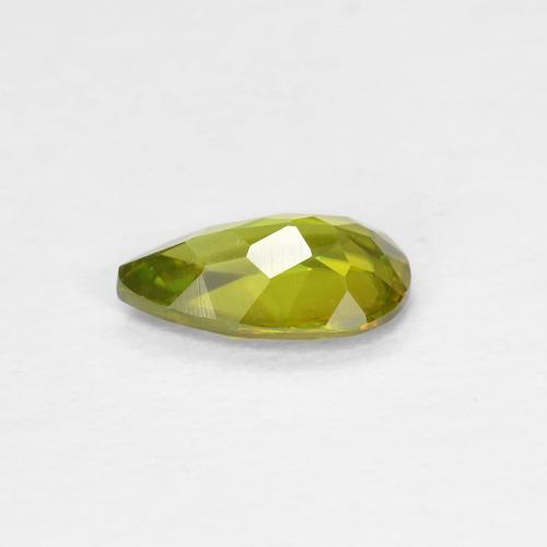 Esfena verde natural de 0,39 ct, en forma de pera, VS