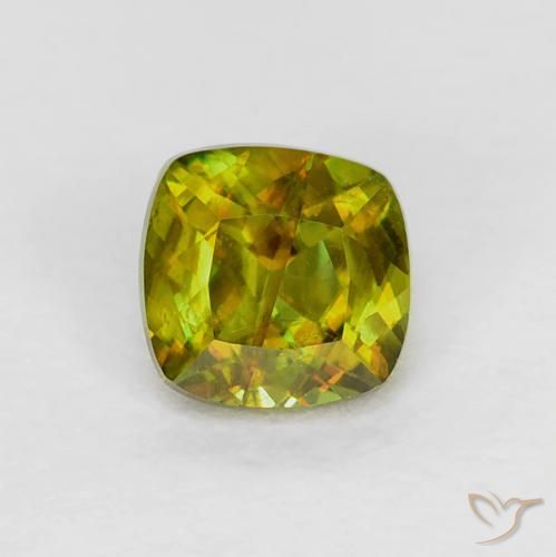 esfena Verde medio natural de 0.34 ct, Forma Cojín, VS