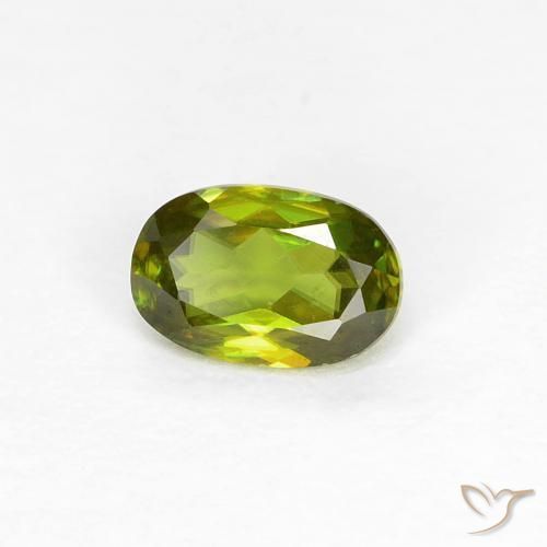 esfena Medium Dark-Green natural de 0.38 ct, Ovalada, VS