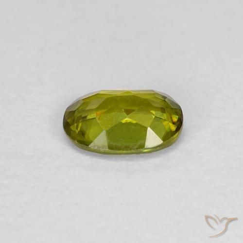 esfena Verde terroso cálido natural de 0.40 ct, Ovalada, VS