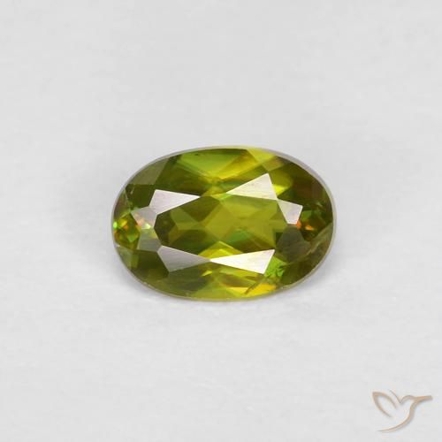 esfena Verde bosque cálido natural de 0.42 ct, Ovalada, VS