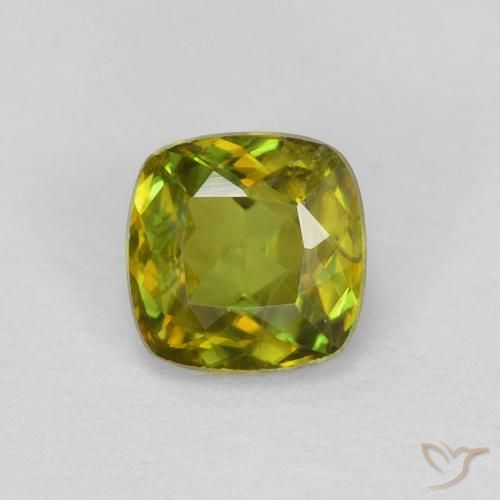 0.48ct Natural Verde medio esfena, Forma Cojín, VVS-VS