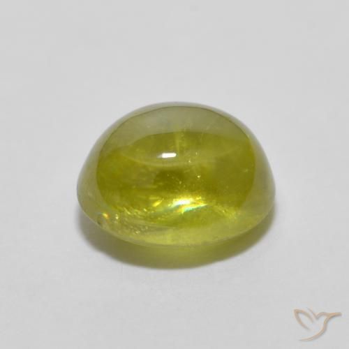 esfena Verde bosque cálido natural de 1.36 ct, Ovalada, Transparente