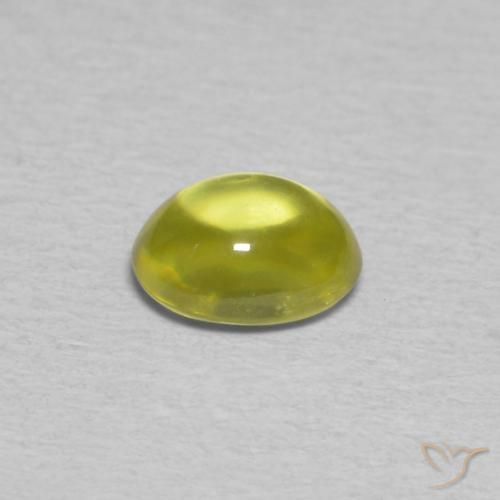 esfena Verde bosque cálido natural de 0.85 ct, Ovalada, Transparente