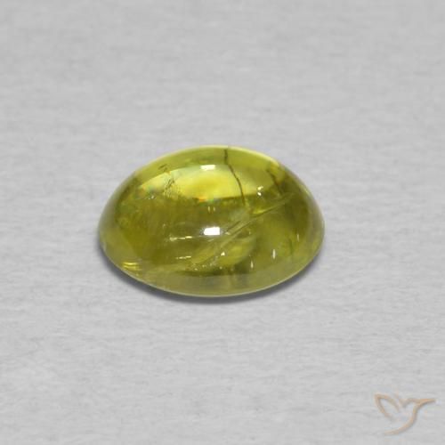 esfena Verde bosque cálido natural de 1.06 ct, Ovalada, Transparente