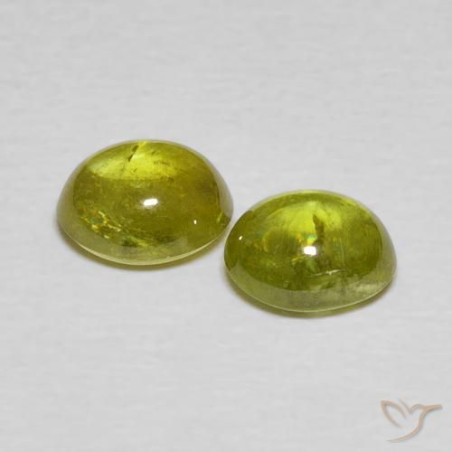 Gemas de esfena Verde amarillento natural de 2.65 ct, Ovalada, Transparente