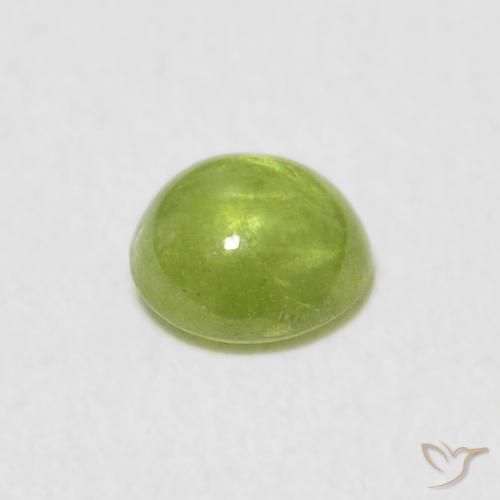 esfena Verde claro natural de 0.69 ct, Ovalada, Transparente