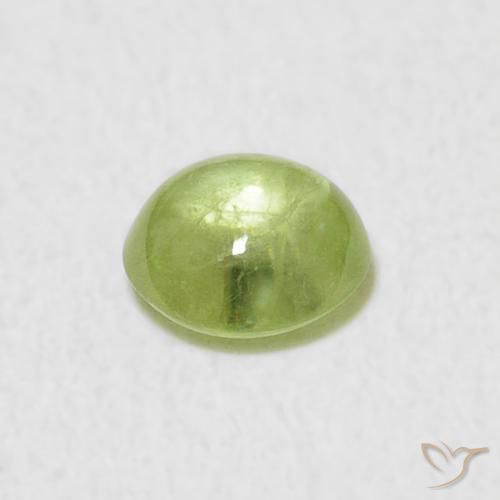 esfena Verde medio natural de 0.69 ct, Ovalada, Transparente