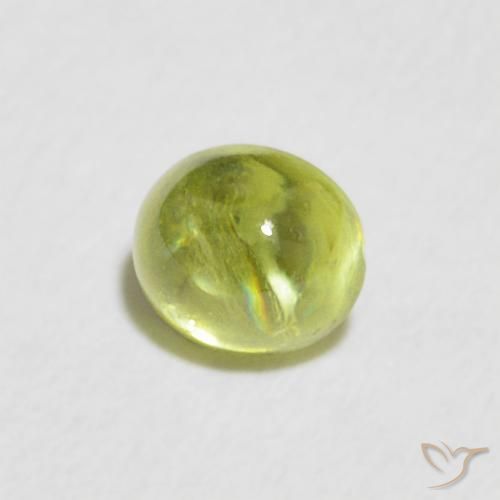 esfena Verde bosque claro natural de 0.65 ct, Ovalada, Transparente