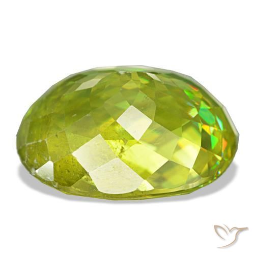 Esfena verde natural de 9,05 ct, corte óvalo, VS