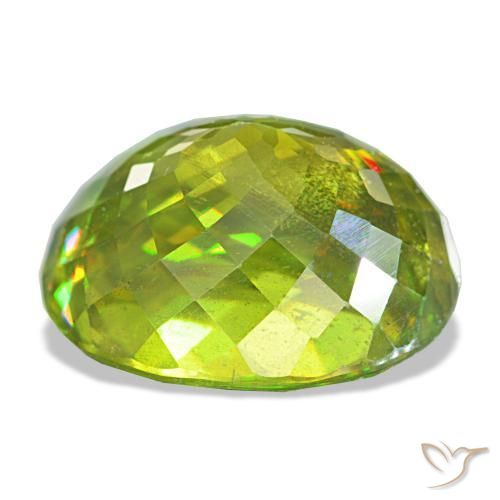 Esfena verde natural de 8,65 ct, corte óvalo, VS
