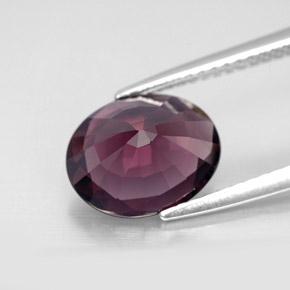 Espinela  natural de 3,04 ct, corte óvalo, VVS