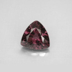 Espinela  natural de 2,46 ct, trillón, VS-SI