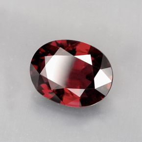 Espinela  natural de 2,11 ct, corte óvalo, VS