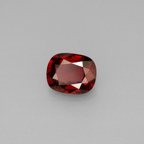 Espinela  natural de 0,76 ct, corte cojín, VS