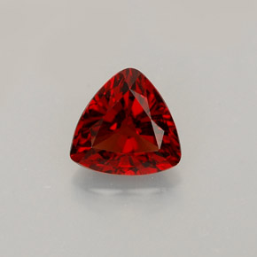 Espinela rojo natural de 0,86 ct, trillón, VS