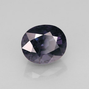 Espinela  natural de 2,43 ct, corte óvalo, VVS