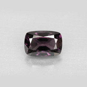 Espinela  natural de 2,70 ct, corte cojín, VVS