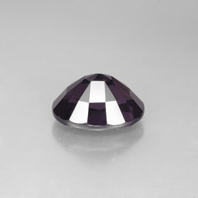 Espinela  natural de 2,61 ct, corte óvalo, VVS-VS