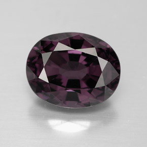 Espinela  natural de 3,69 ct, corte óvalo, VVS-VS