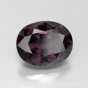 Espinela  natural de 3,69 ct, corte óvalo, VVS-VS