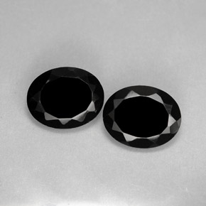Gemas de espinela negro natural de  ct, corte óvalo, opaco