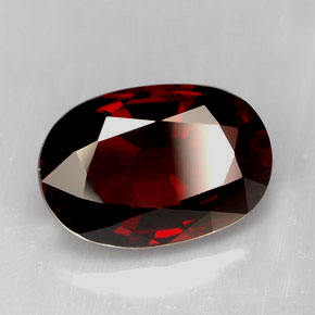 Espinela  natural de 3,03 ct, corte óvalo, VVS-VS