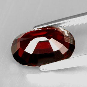 Espinela  natural de 3,03 ct, corte óvalo, VVS-VS