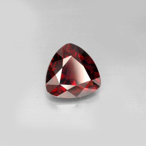 Espinela  natural de 2,29 ct, trillón, VS