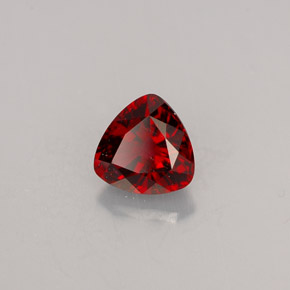 Espinela  natural de 0,60 ct, trillón, VVS-VS