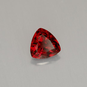 Espinela rojo natural de 0,53 ct, trillón, VS