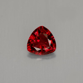 Espinela  natural de 0,50 ct, trillón, VVS-VS
