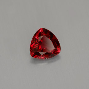 Espinela  natural de 0,50 ct, trillón, VVS-VS