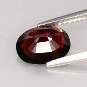 Espinela  natural de 1,80 ct, corte óvalo, VS
