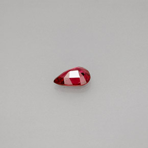 Espinela rojo natural de 0,38 ct, en forma de pera, VS