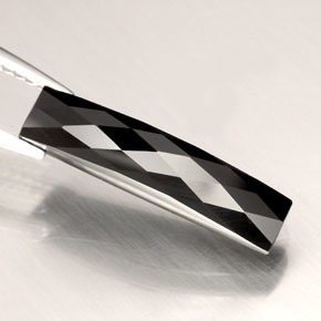 Espinela negro natural de 4,23 ct, baguette, opaco
