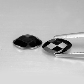 Gemas de espinela negro natural de  ct, marquesa, opaco