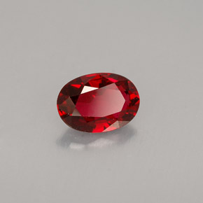 Espinela rojo natural de 0,69 ct, corte óvalo, VS