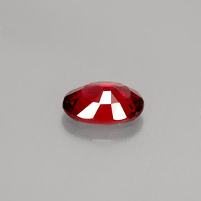 Espinela rojo natural de 0,69 ct, corte óvalo, VS