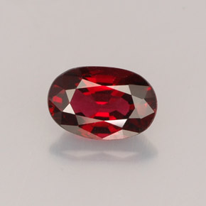 Espinela  natural de 0,64 ct, corte óvalo, VVS-VS