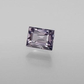 Espinela violeta natural de 0,53 ct, baguette, VS